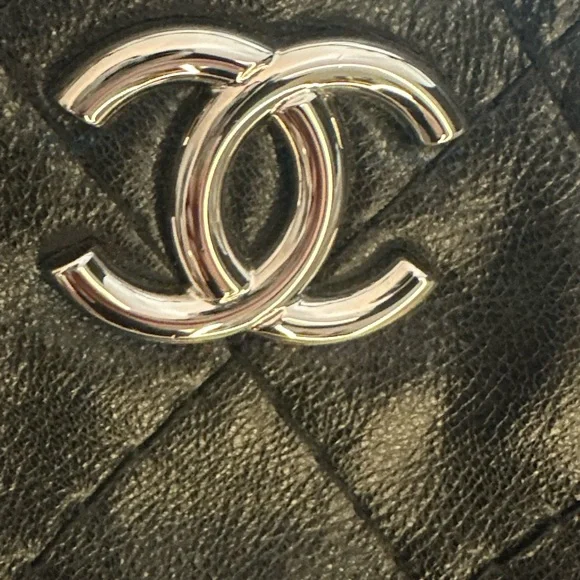 ❌SOLD❌ Authentic CHANEL On the Road Tote (Large) - Picture 2 of 14